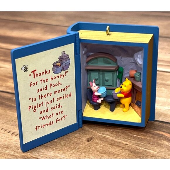 1998 HALLMARK KEEPSAKE ORNAMENT QXD4086 A VISIT FROM PIGLET WINNIE THE POOH - Picture 1 of 10